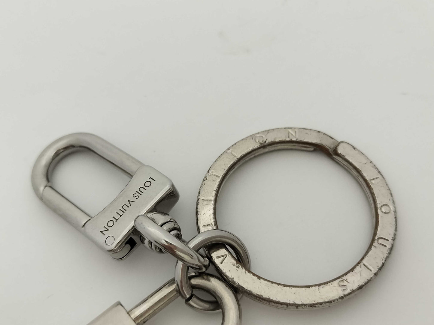 LOUIS VUITTON LV Dragonne Padlock Keychain Key Case/Keychain