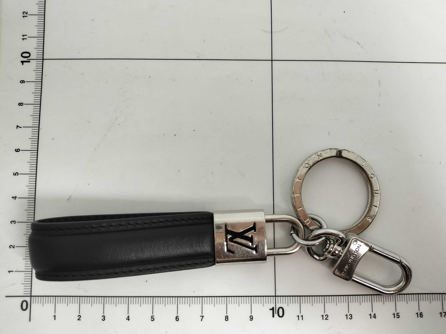 LOUIS VUITTON LV Dragonne Padlock Keychain Key Case/Keychain