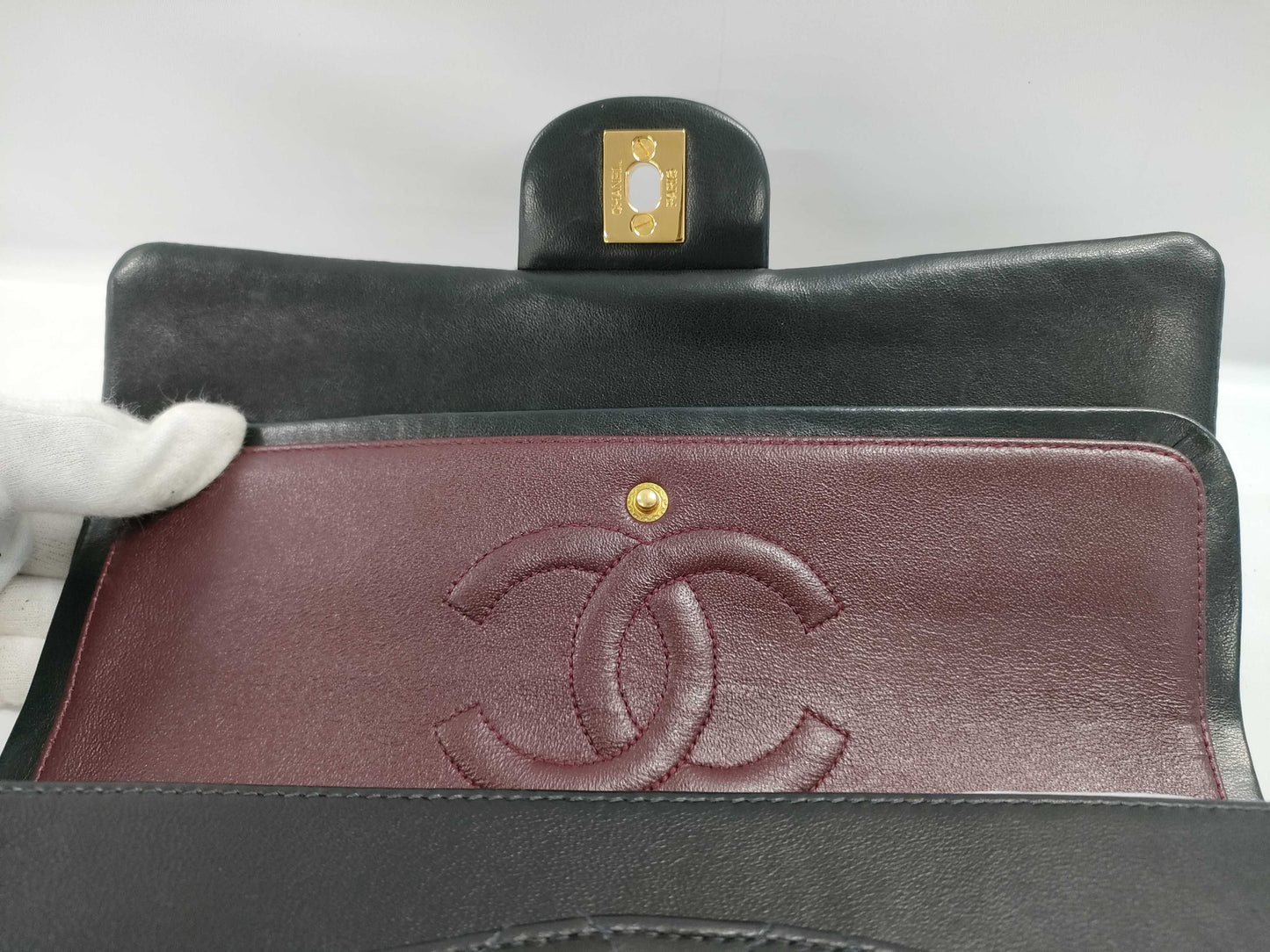 CHANEL Matelasse 25 Chain Shoulder Bag
