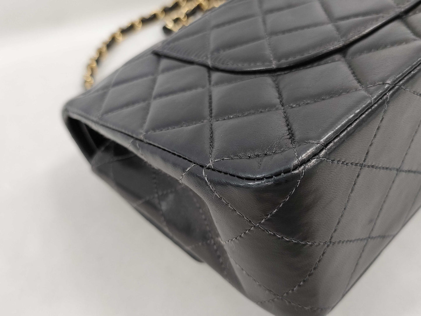 CHANEL Matelasse 25 Chain Shoulder Bag