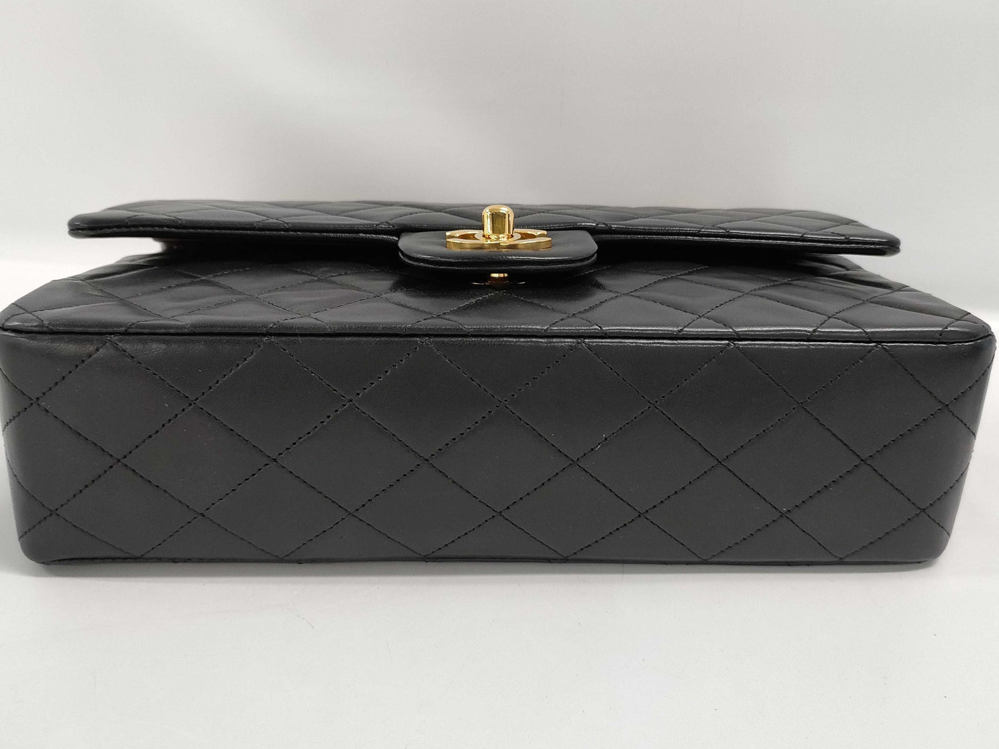 CHANEL Matelasse 25 Chain Shoulder Bag