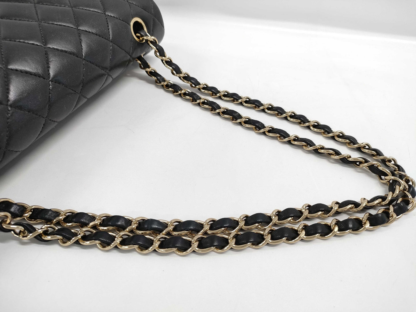 CHANEL Matelasse 25 Chain Shoulder Bag