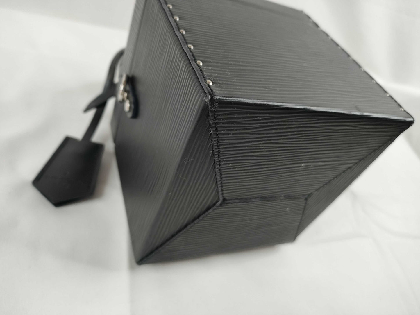 LOUIS VUITTON Epi Leather Louis Vuitton Bleecker Box 2-Way Shoulder Bag Epi Leather Black M52703 Shoulder Bag
