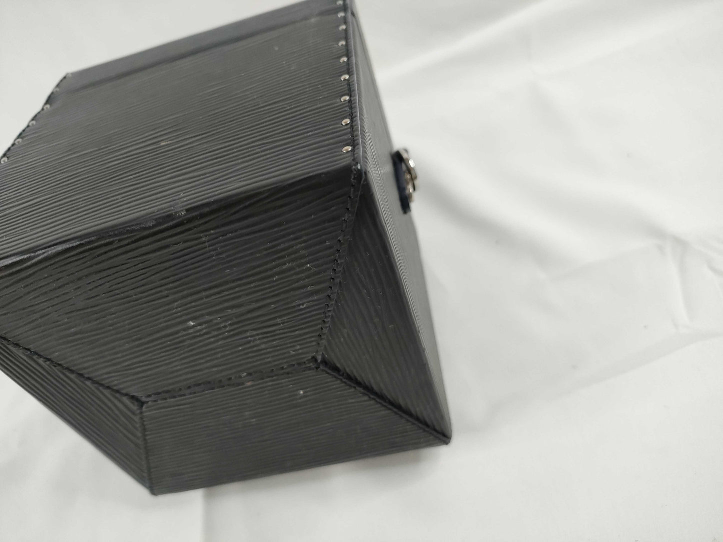 LOUIS VUITTON Epi Leather Louis Vuitton Bleecker Box 2-Way Shoulder Bag Epi Leather Black M52703 Shoulder Bag