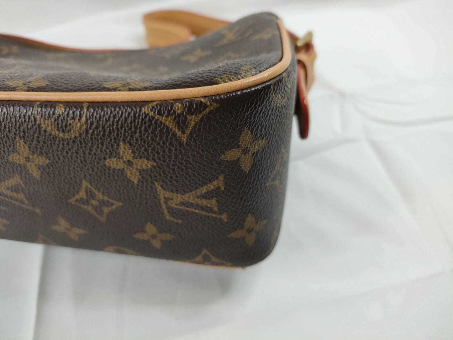 LOUIS VUITTON Monogram Louis Vuitton Viva Cite Shoulder Bag Shoulder Bag