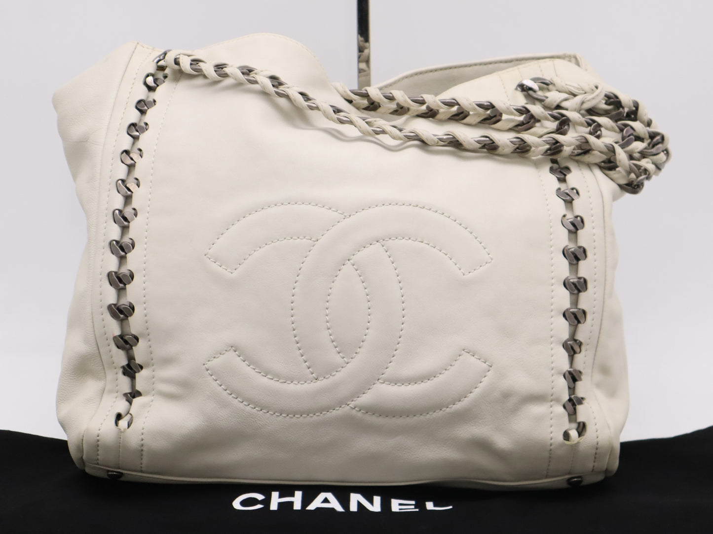 CHANEL Luxury Leather Chain Tote Bag White Seal 10981389 Tote Bag