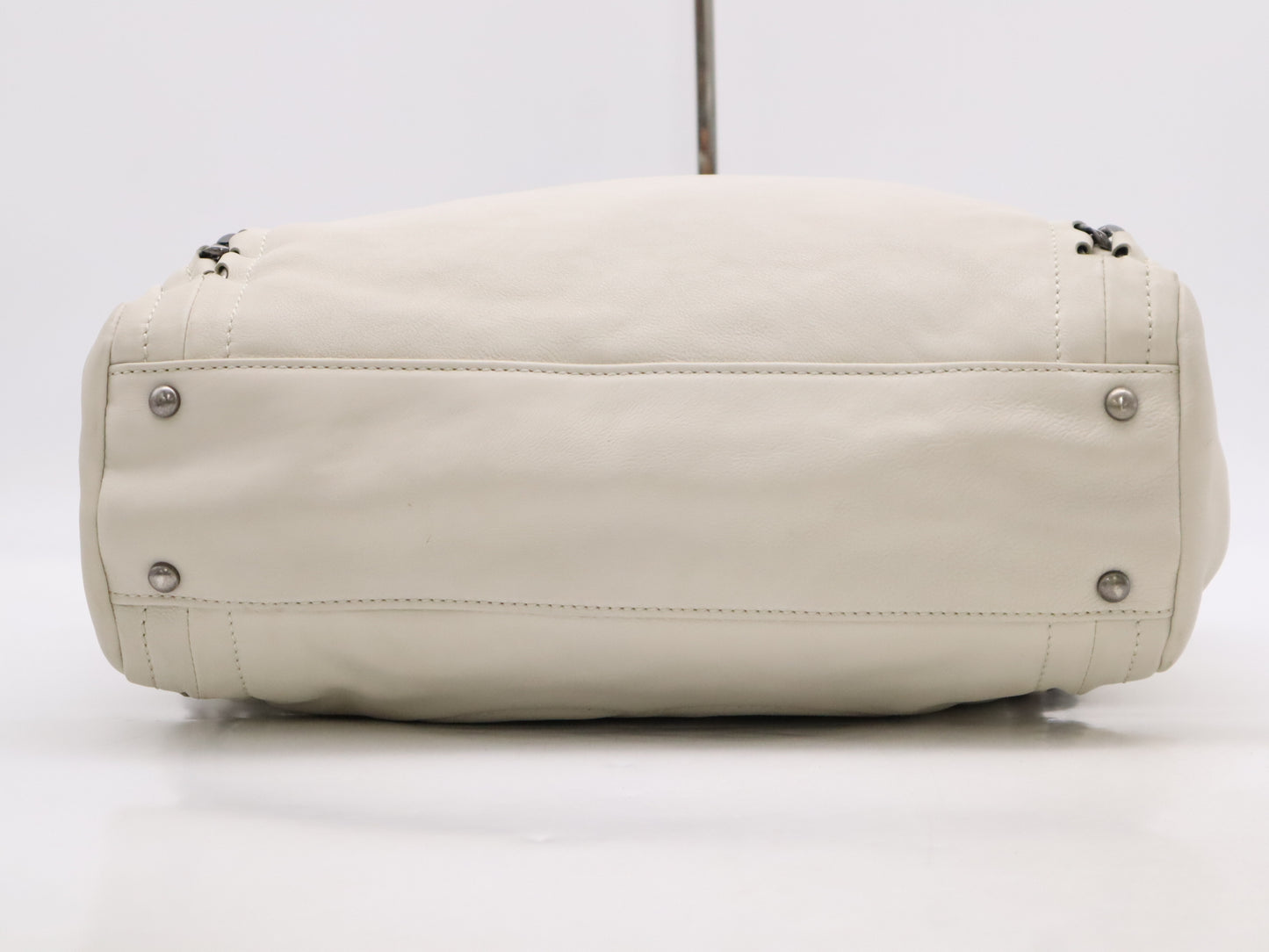 CHANEL Luxury Leather Chain Tote Bag White Seal 10981389 Tote Bag