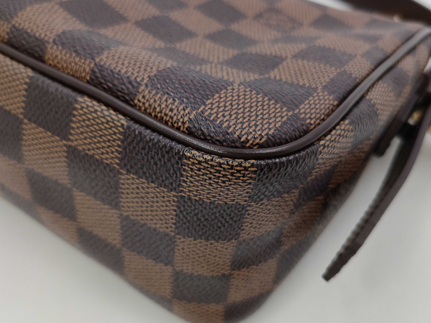 LOUIS VUITTON Damier N60006 Damier Avelo GM Shoulder Bag