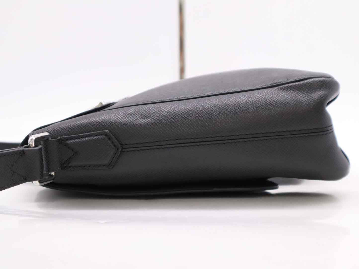 LOUIS VUITTON M32624 Taiga Roman MM Boreal PL1119 Shoulder Bag