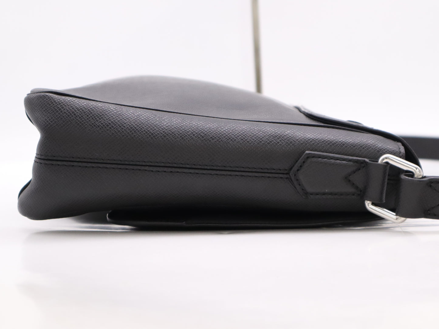LOUIS VUITTON M32624 Taiga Roman MM Boreal PL1119 Shoulder Bag