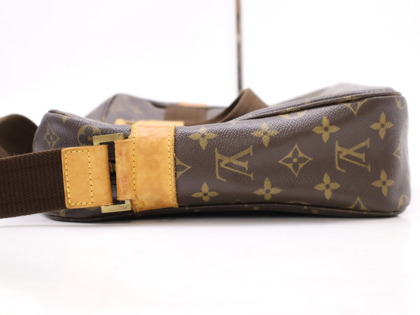 LOUIS VUITTON M40043 Monogram Sac Bosphor Shoulder Bag