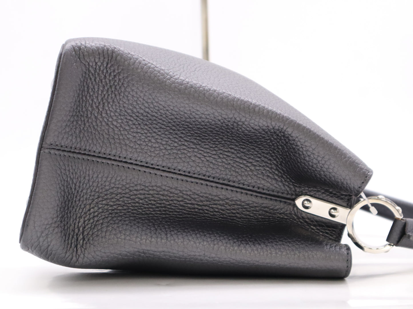 LOUIS VUITTON M24654 Taurillon Leather Capucines MM Parnassua Handbag with Dust Bag