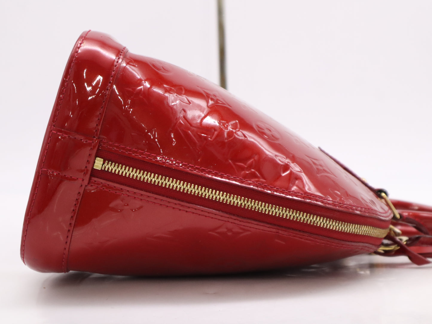 LOUIS VUITTON M91770 Vernis Alma PM Rose Indien Handbag with Cadena, 2 Keys, and Cloche