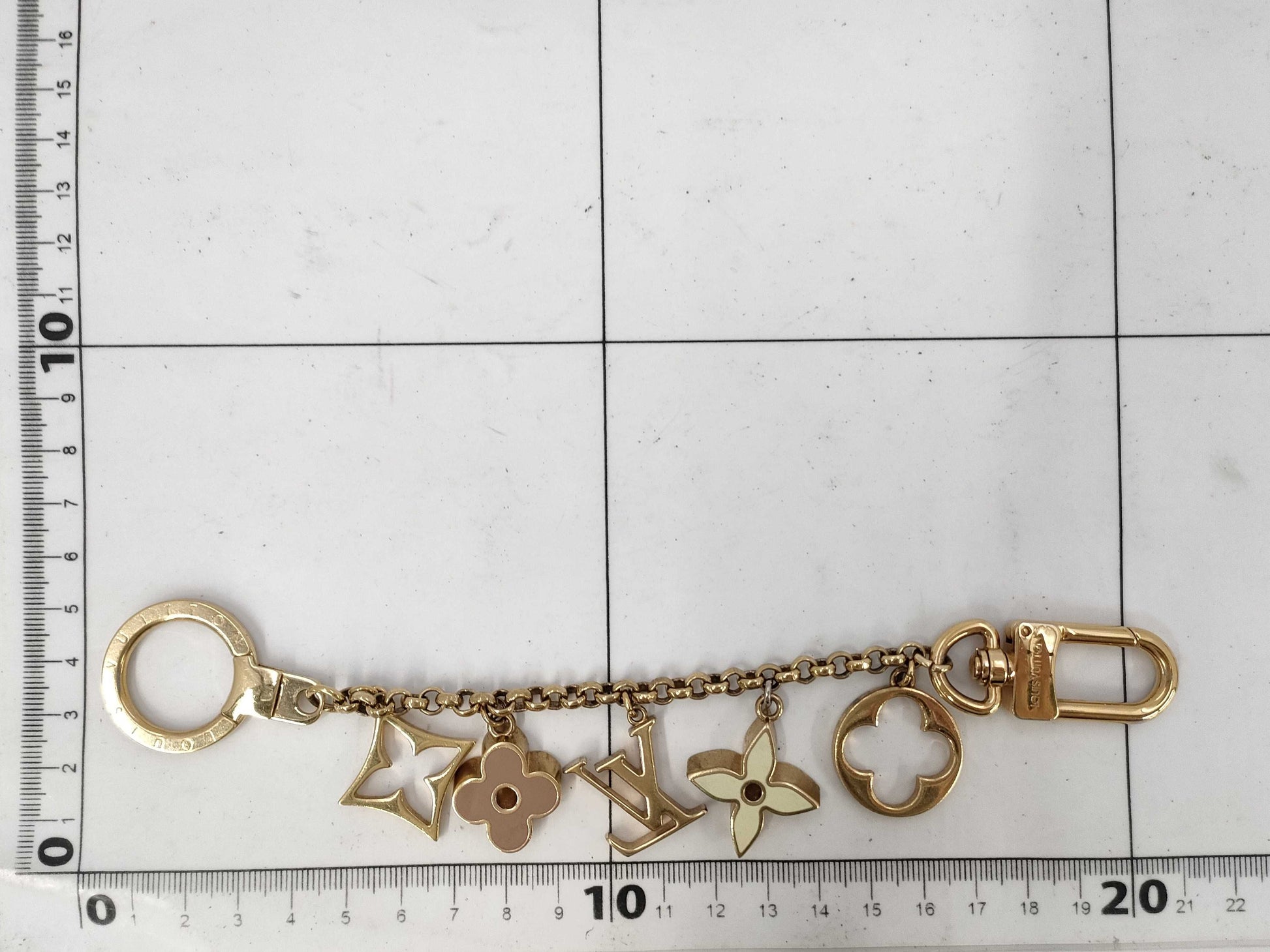 LOUIS VUITTON M65111 Bag Charm Metal Fleur de Monogram Key Case/Key Holder