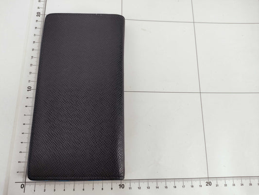 LOUIS VUITTON Taiga Louis Vuitton Taiga Brazza Wallet
