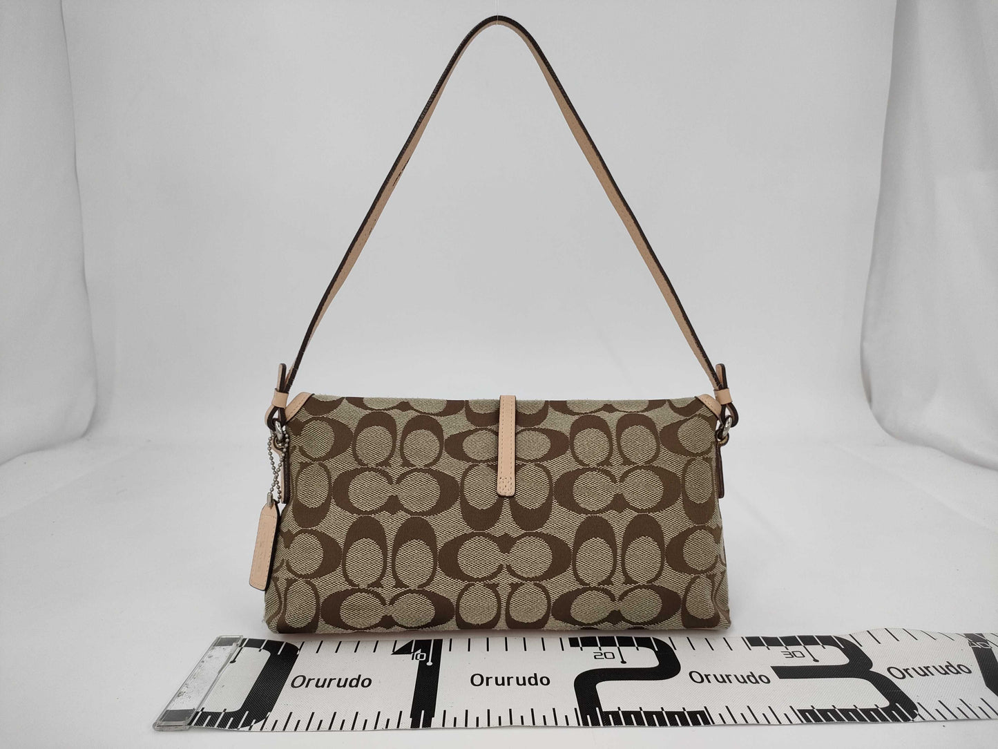 COACH Signature Shoulder Bag/Handbag