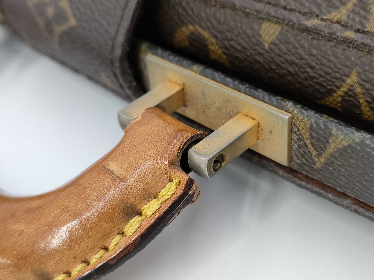 LOUIS VUITTON LOUIS VUITTON Monogram Servite Fermoir Handbag