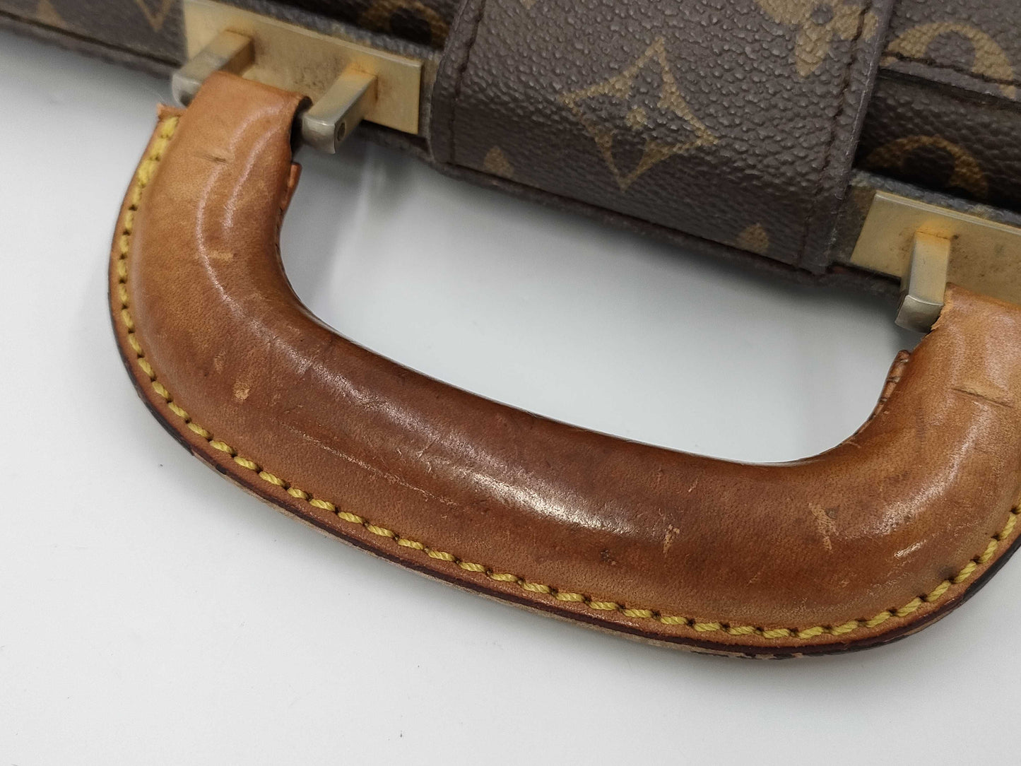 LOUIS VUITTON LOUIS VUITTON Monogram Servite Fermoir Handbag