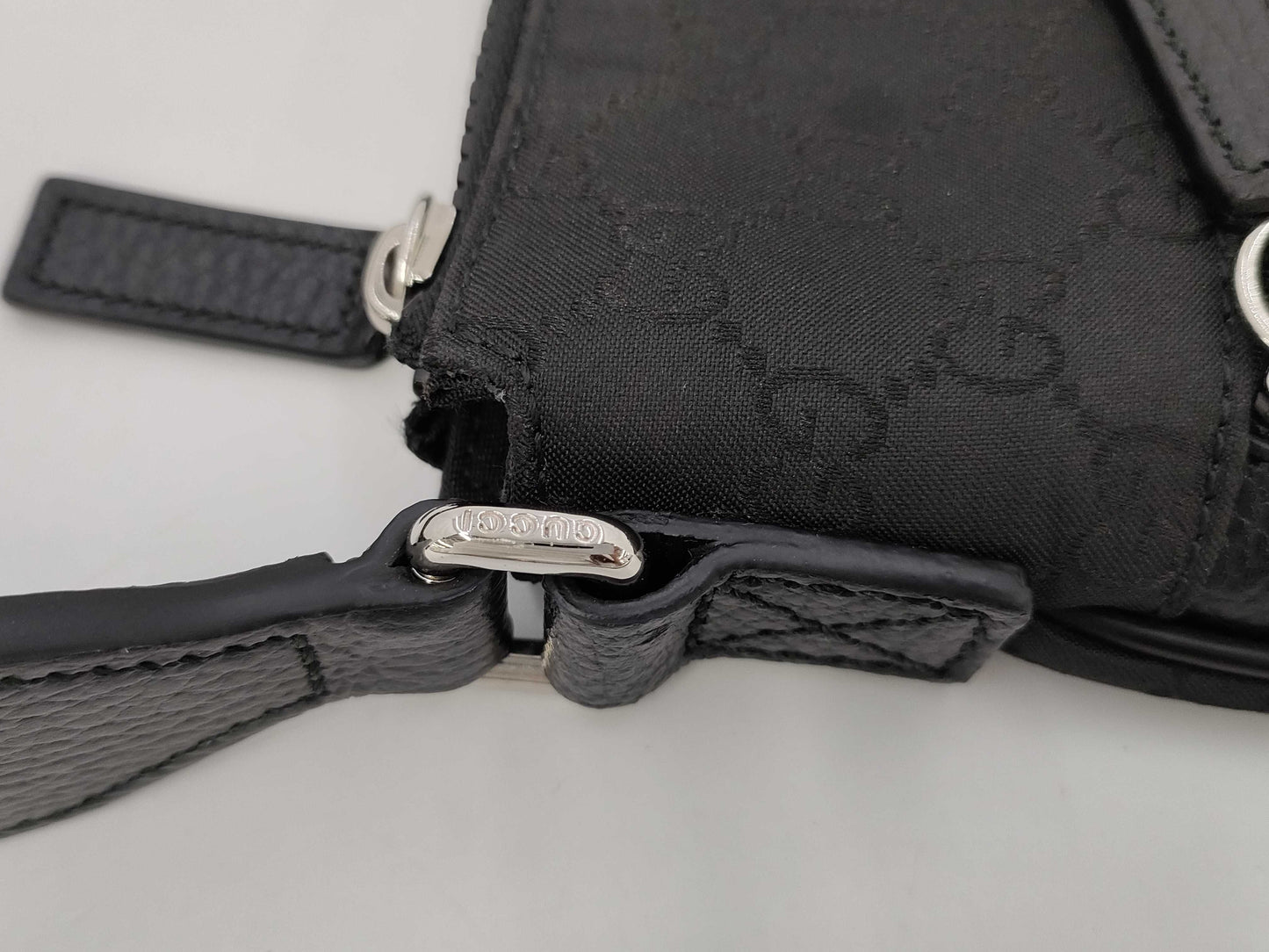 GUCCI Gg Canvas Shoulder Bag Black Shoulder Bag