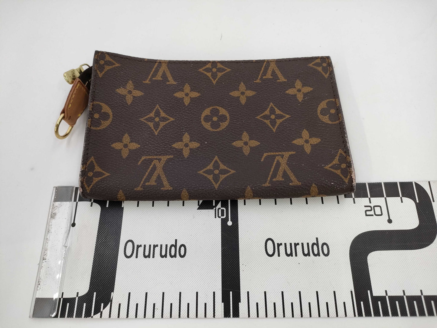 LOUIS VUITTON Monogram Bucket Pouch