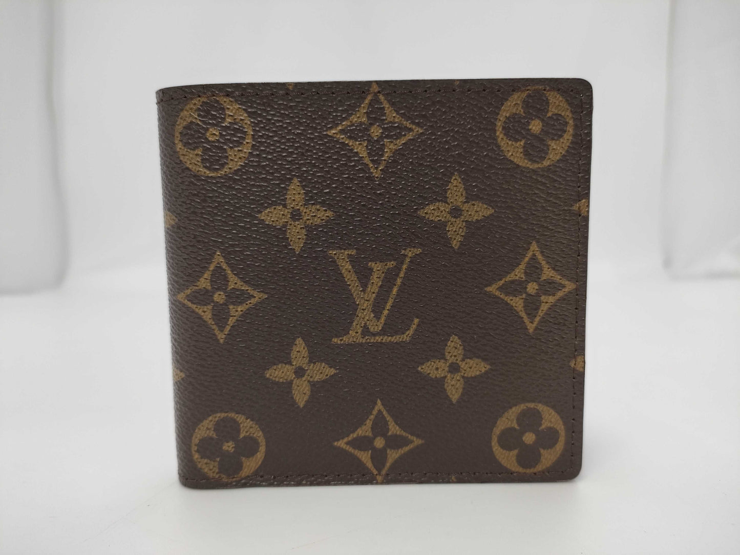 LOUIS VUITTON Monogram Bifold Wallet