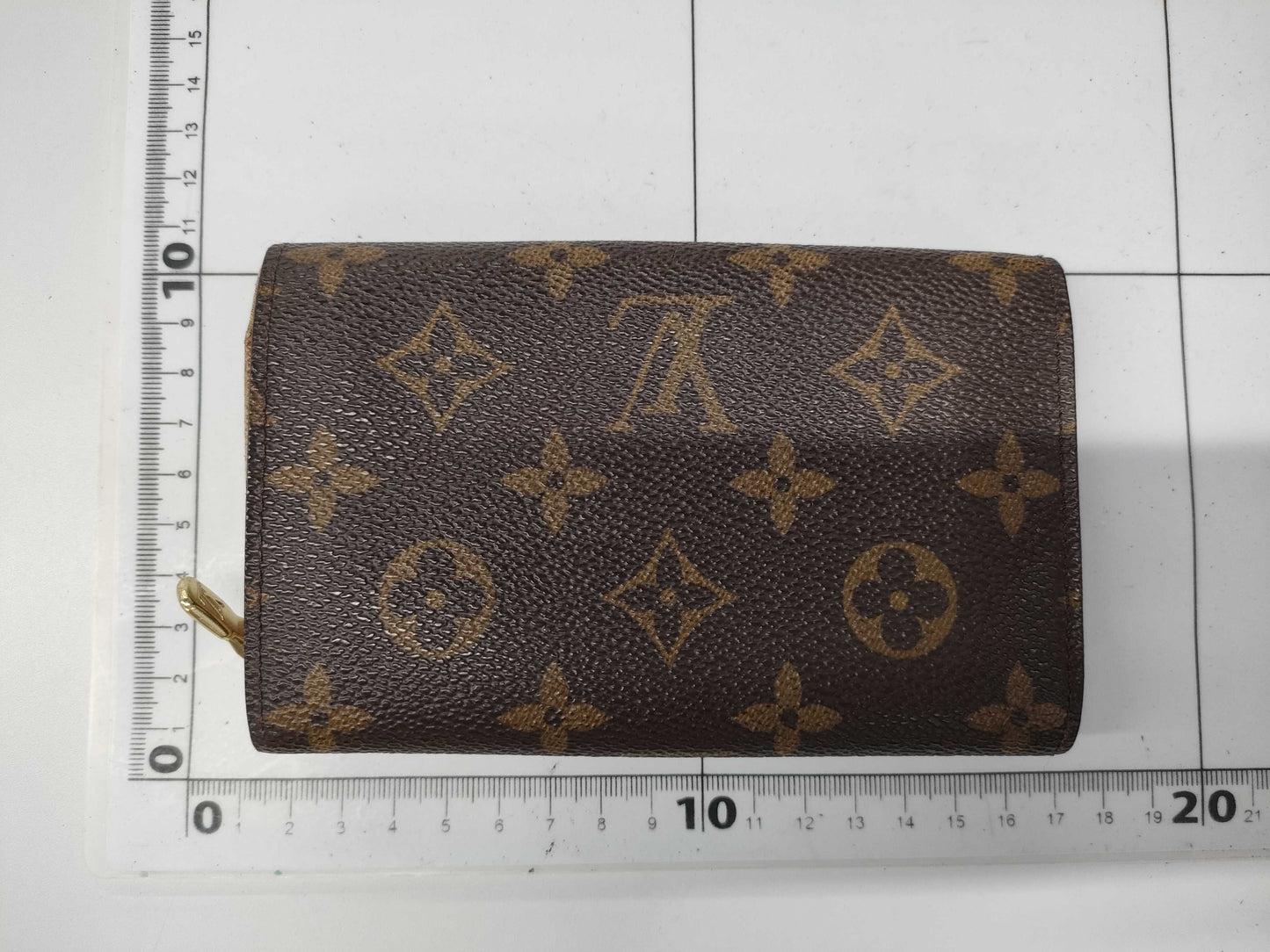 LOUIS VUITTON Monogram Bifold Wallet