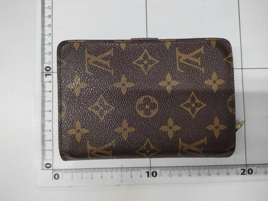 LOUIS VUITTON Monogram Porte Papier Zip Bifold Monogram Wallet