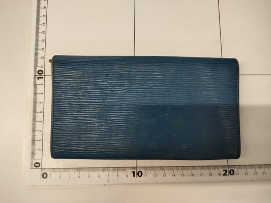 LOUIS VUITTON Epi Leather Wallet in Blue with Pull