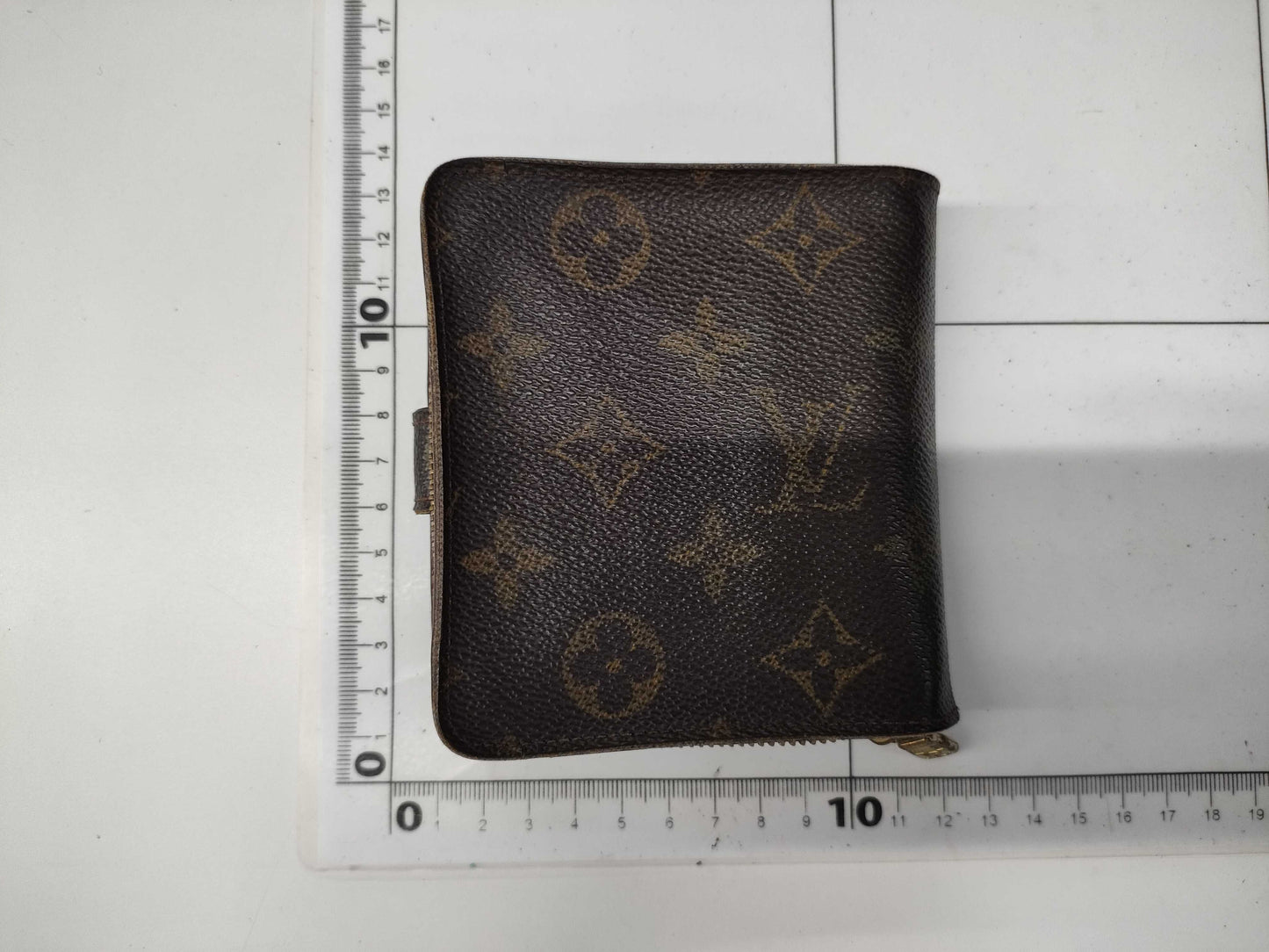 LOUIS VUITTON Monogram Compact Zip Wallet