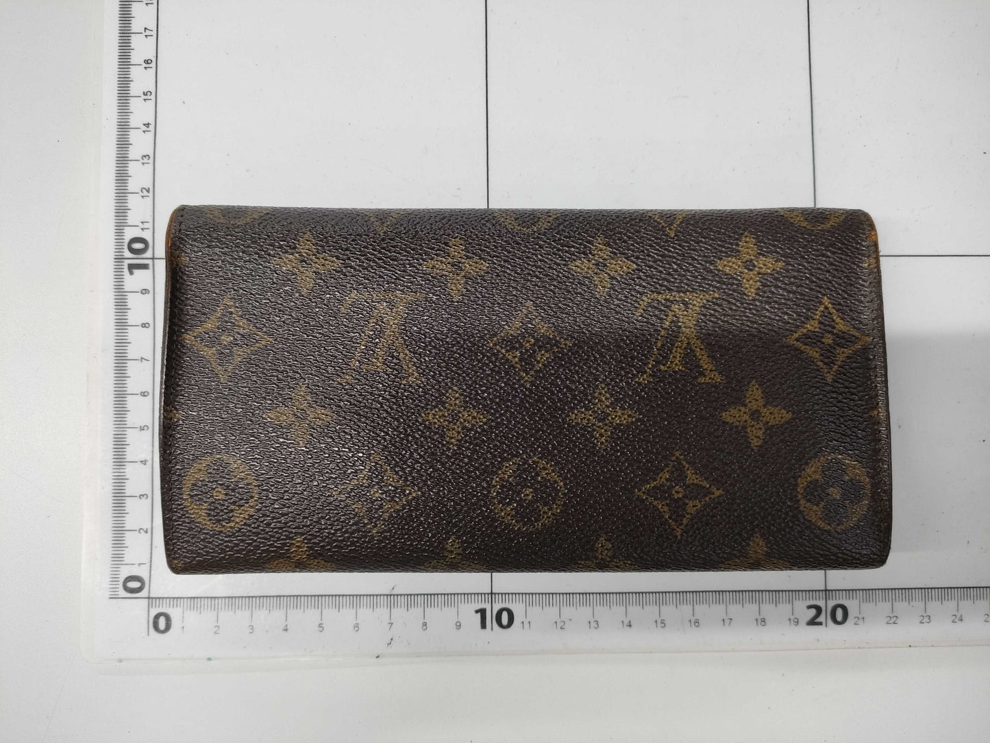 LOUIS VUITTON Monogram Long Wallet with Pull