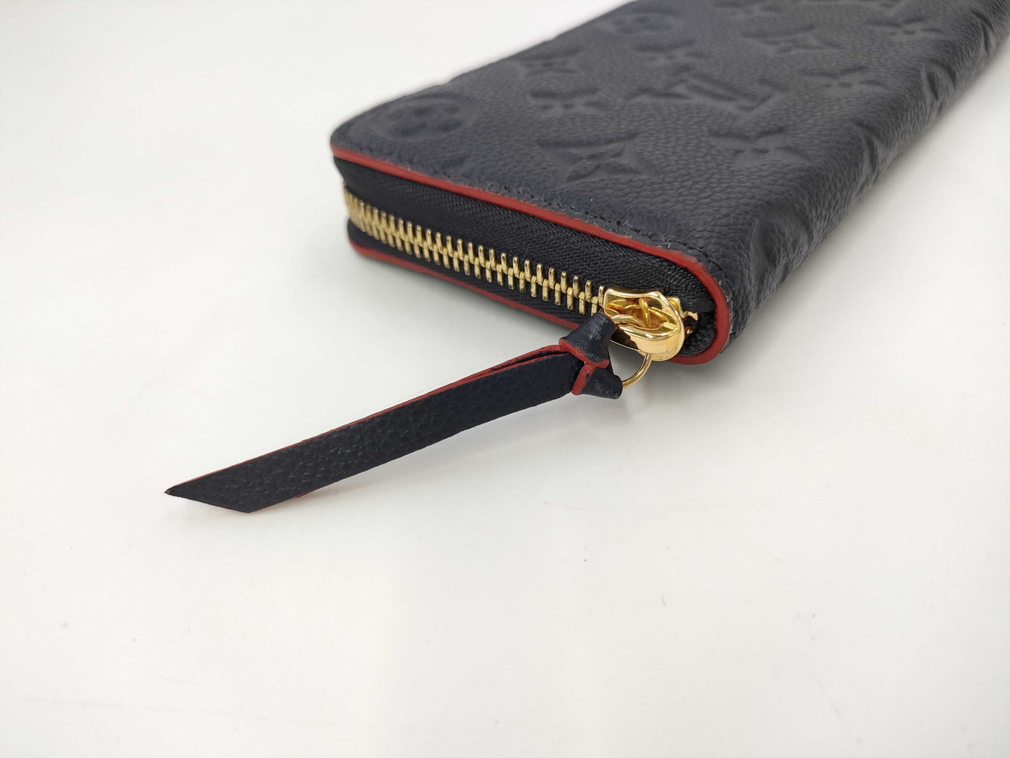 LOUIS VUITTON Monogram Empreinte Zippy Wallet