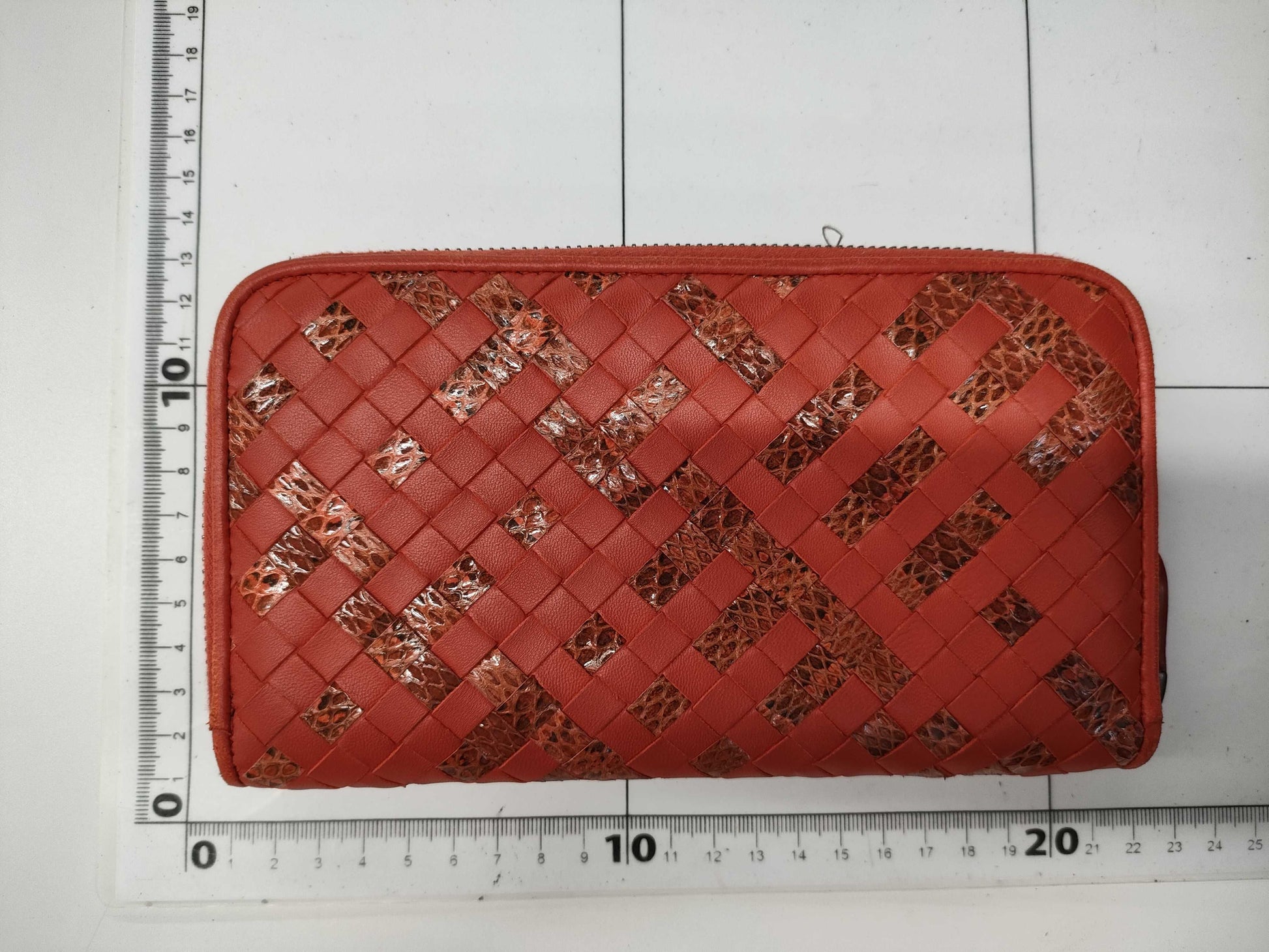 BOTTEGA VENETA Bottega Veneta Intrecciato Zippy Wallet