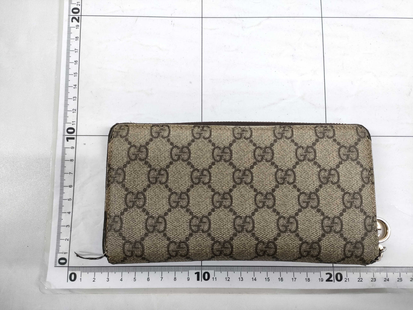 GUCCI GG Supreme 212110 Zippy Wallet