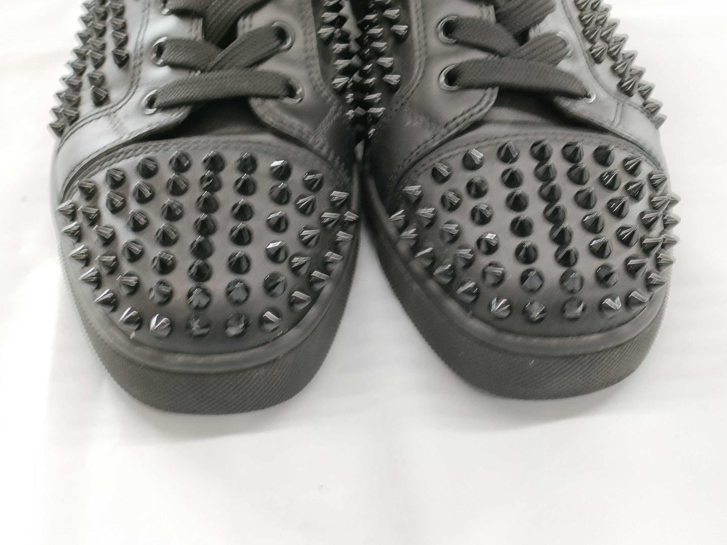 Christian Louboutin Christian Louboutin LOUIS FLAT CALF SPIKES 39 Sneakers