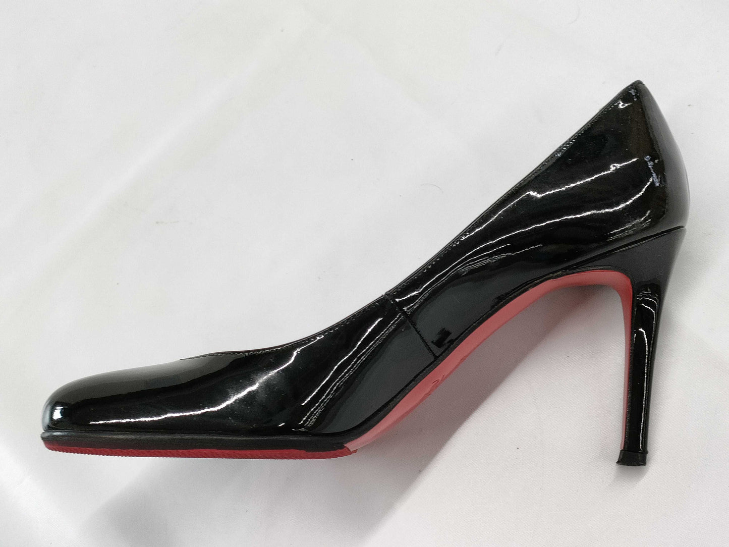 Christian Louboutin Christian Louboutin Enamel Pumps Size 35