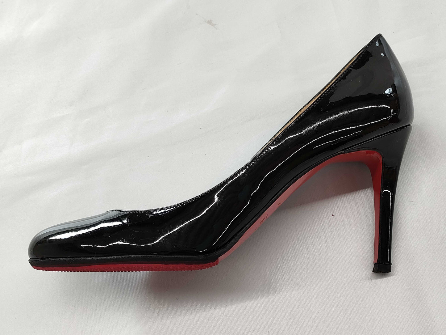 Christian Louboutin Christian Louboutin Enamel Pumps Size 35