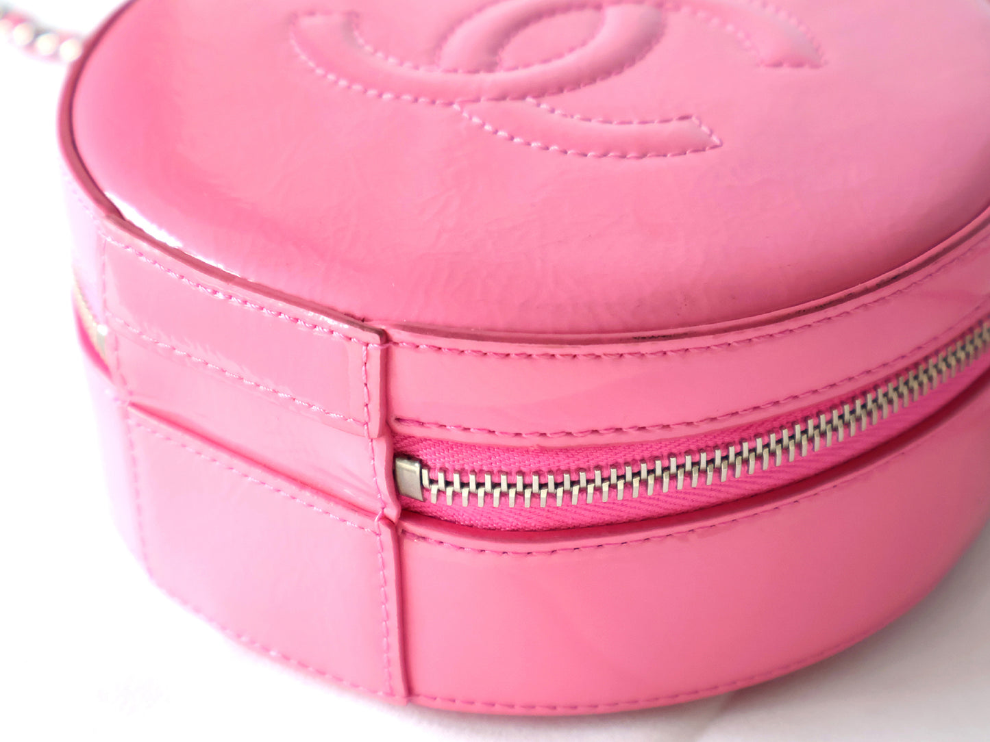 CHANEL Seal 26 Series Enamel Round Chain Shoulder Bag Pink