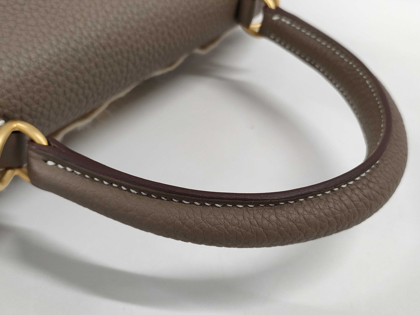 HERMES Kelly 25 Etoupe Togo Matte Gold Hardware W Stamp Handbag