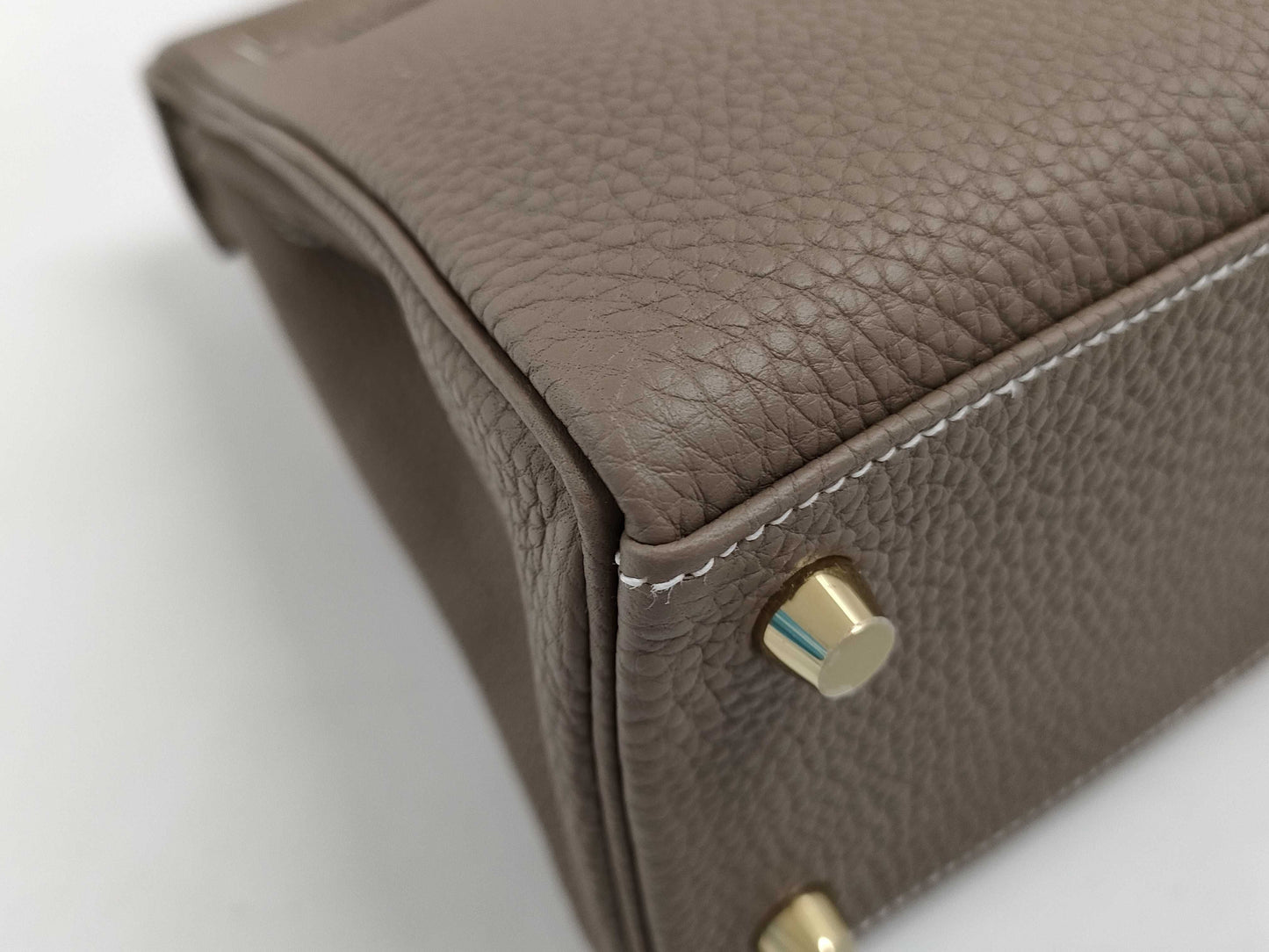 HERMES Kelly 25 Etoupe Togo Matte Gold Hardware W Stamp Handbag