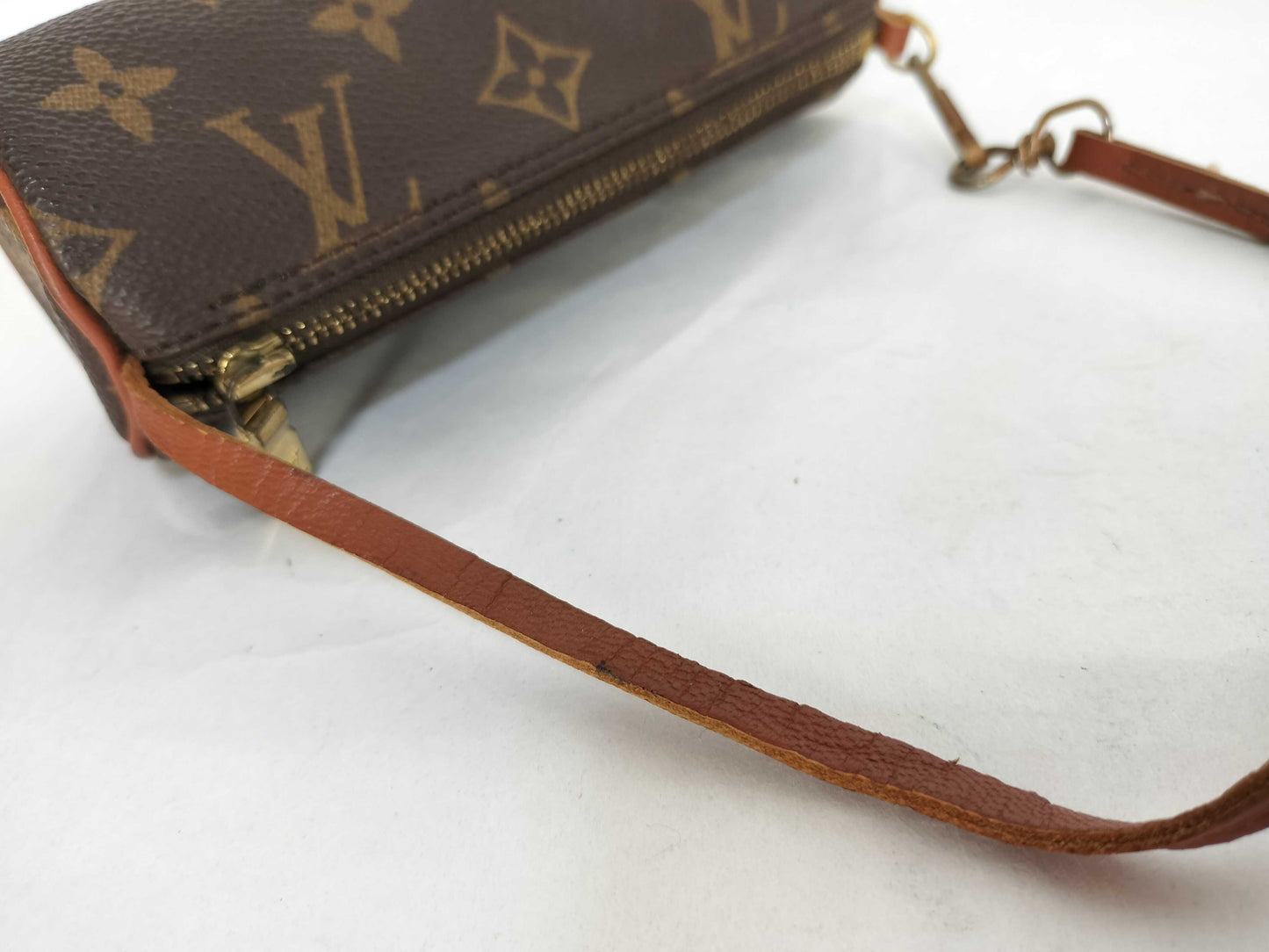 LOUIS VUITTON LOUIS VUITTON Monogram Vuitton Pouch Pouch