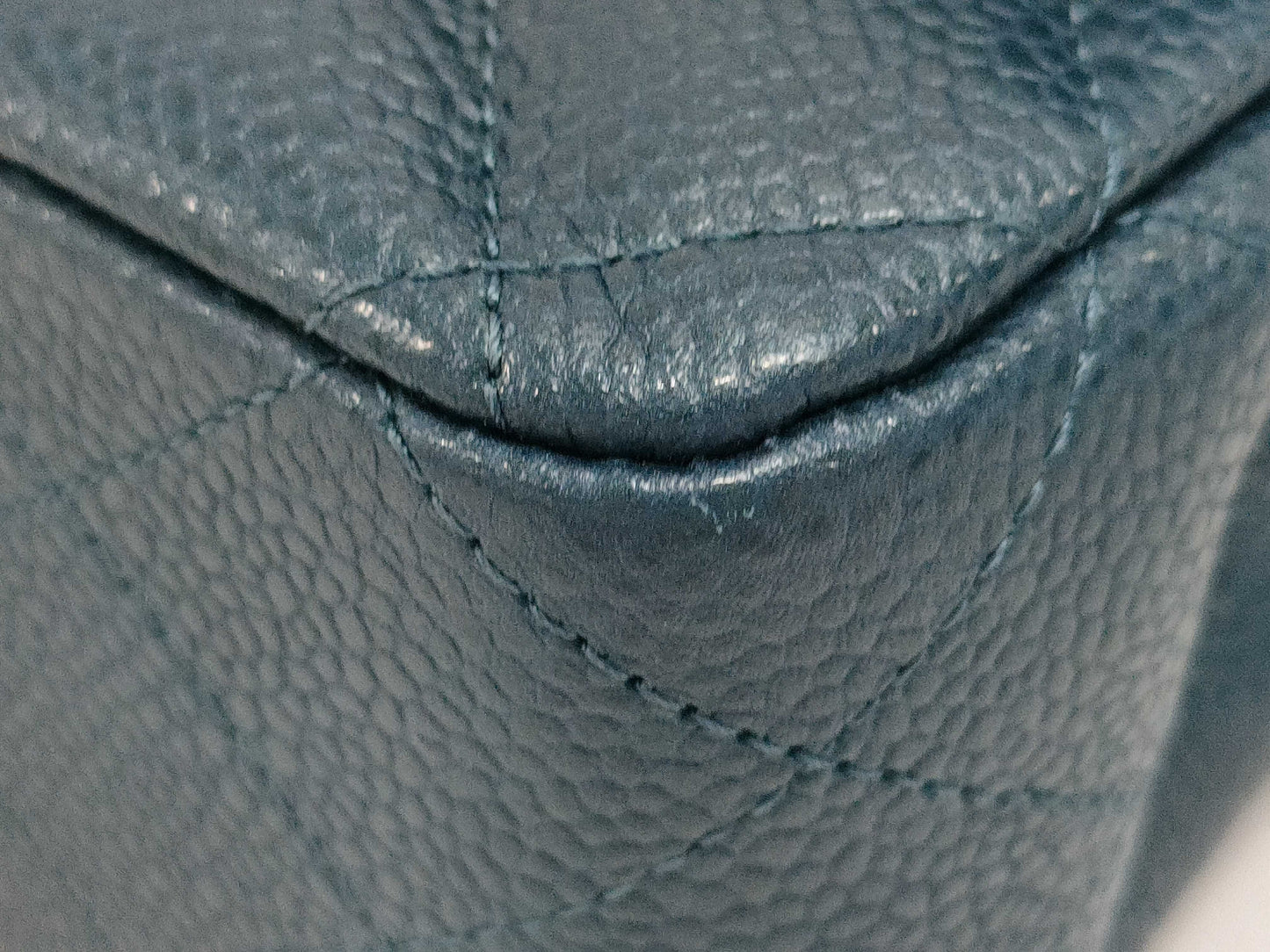 CHANEL CHANEL Matelasse Shoulder Bag Caviar Skin Shoulder Bag