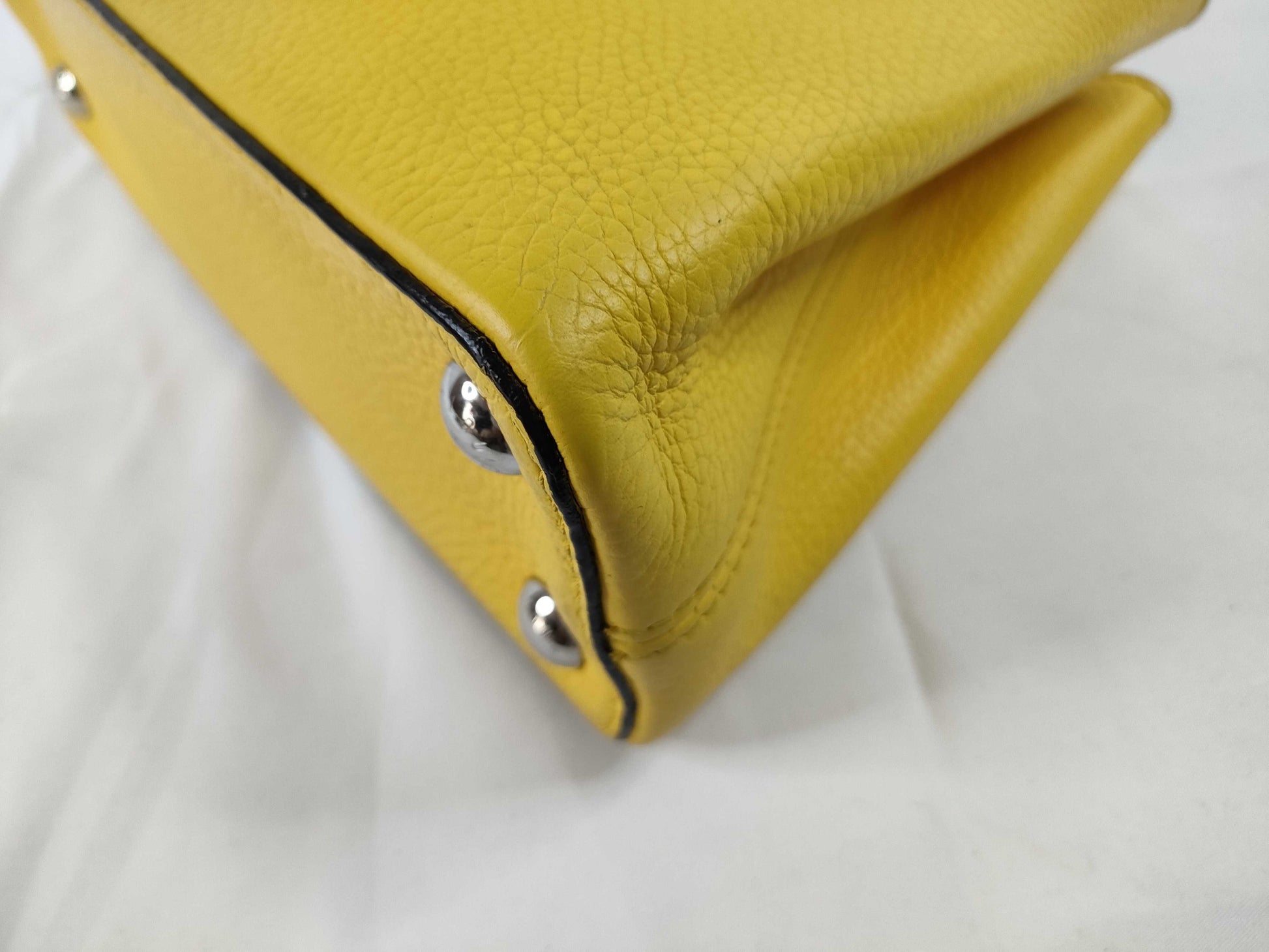 LOUIS VUITTON Taurillon Capucines BB 2-way Yellow M59434 AH4174 Handbag