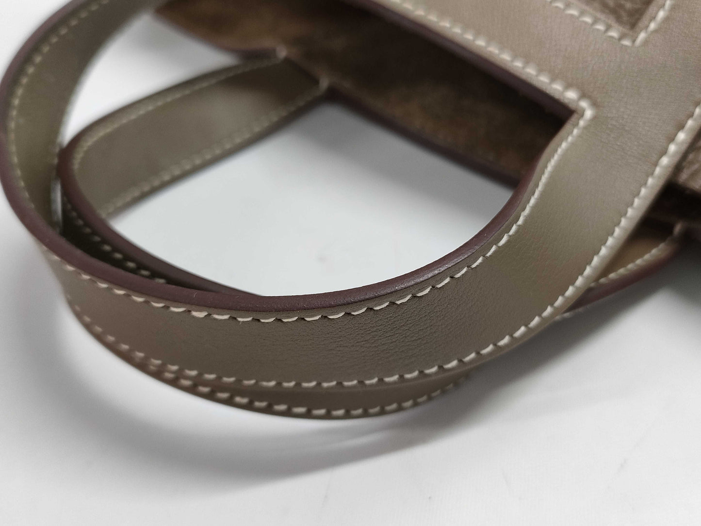 HERMES In the Loop 18 Handbag, Taurillon Clemence Leather x Swift Leather Etoupe, Silver Hardware, B Stamp