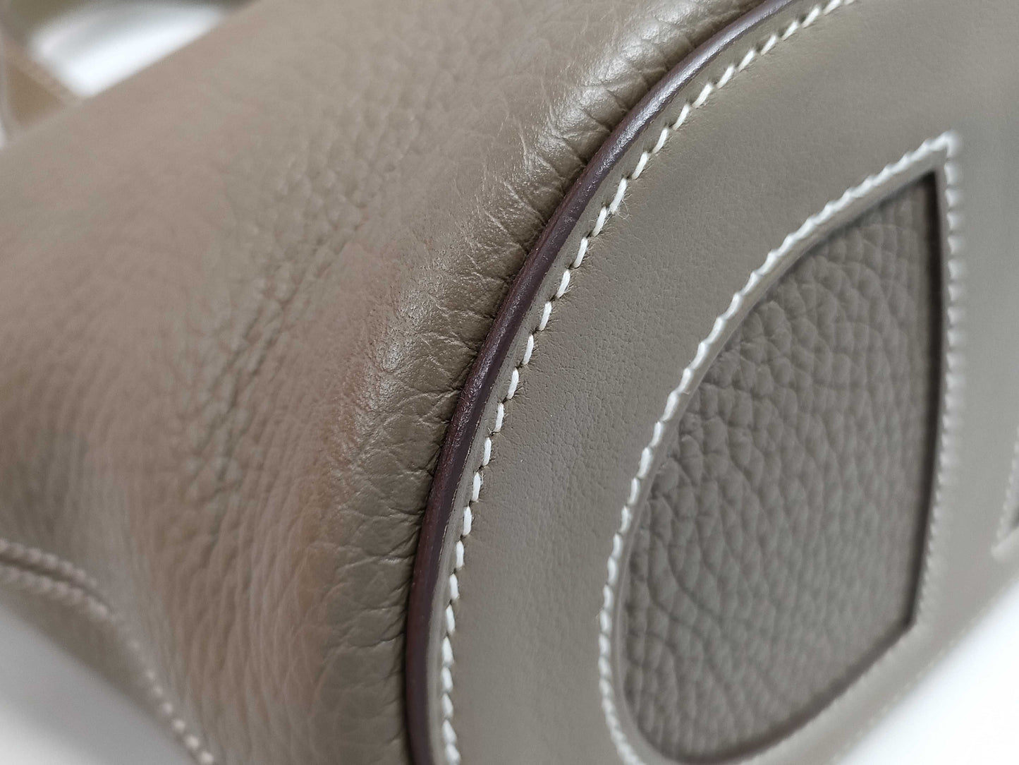 HERMES In the Loop 18 Handbag, Taurillon Clemence Leather x Swift Leather Etoupe, Silver Hardware, B Stamp