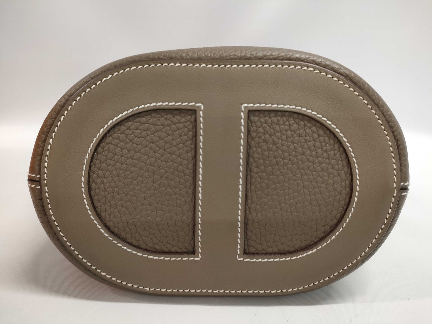 HERMES In the Loop 18 Handbag, Taurillon Clemence Leather x Swift Leather Etoupe, Silver Hardware, B Stamp