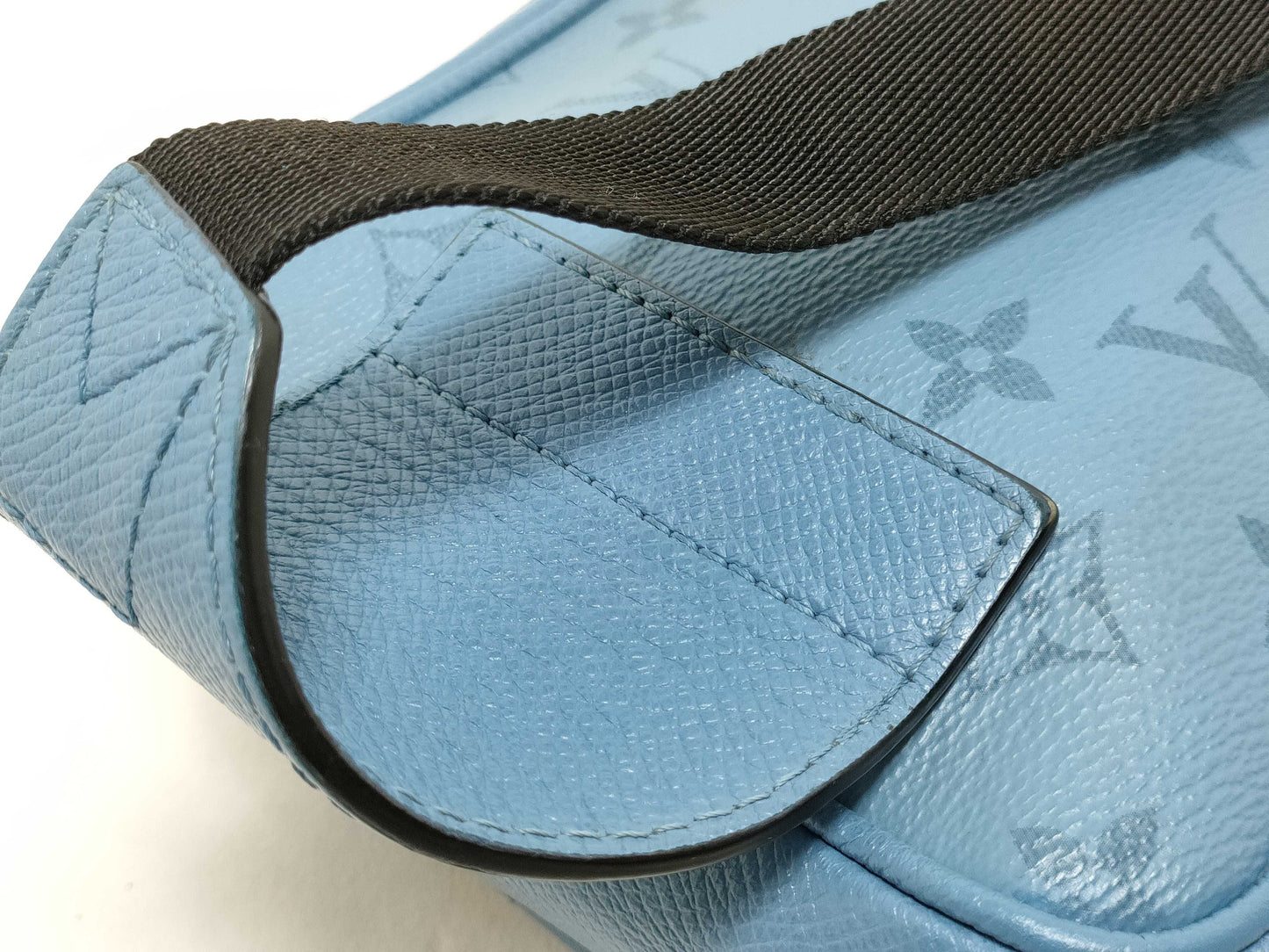 LOUIS VUITTON Taiga Rama Bum Bag Outdoor Lagoon Blue M30459 FO5220 Waist Bag
