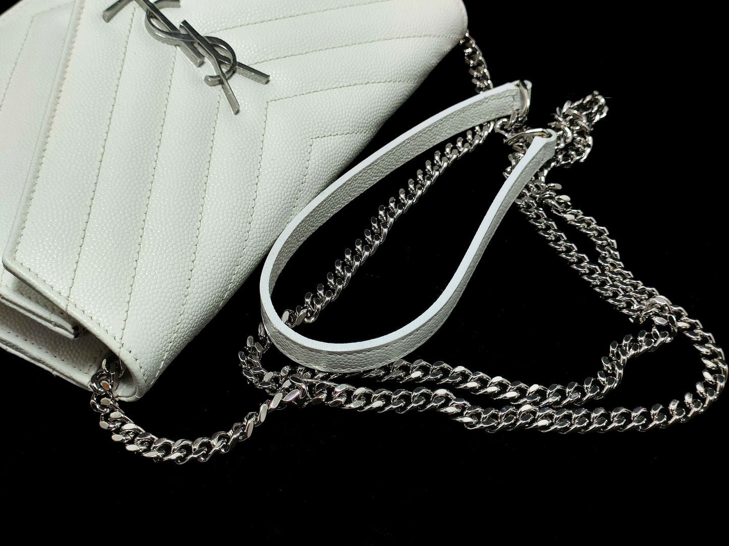 Yves Saint Laurent Saint Laurent Paris Cassandra Classic Chain Wallet in White Leather, 393953 Shoulder Bag