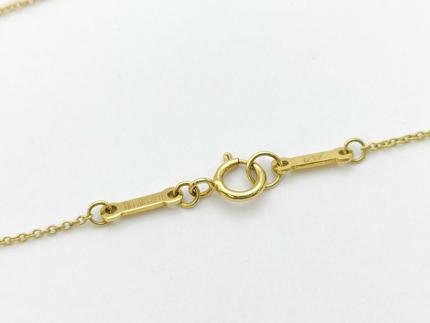 Tiffany & Co. Open Teardrop Necklace in Yellow Gold 750, 2.2g