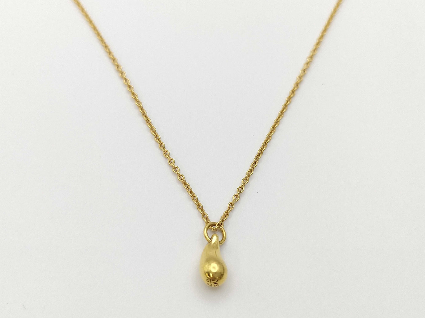 Tiffany & Co. Teardrop 18K 2.4g Necklace