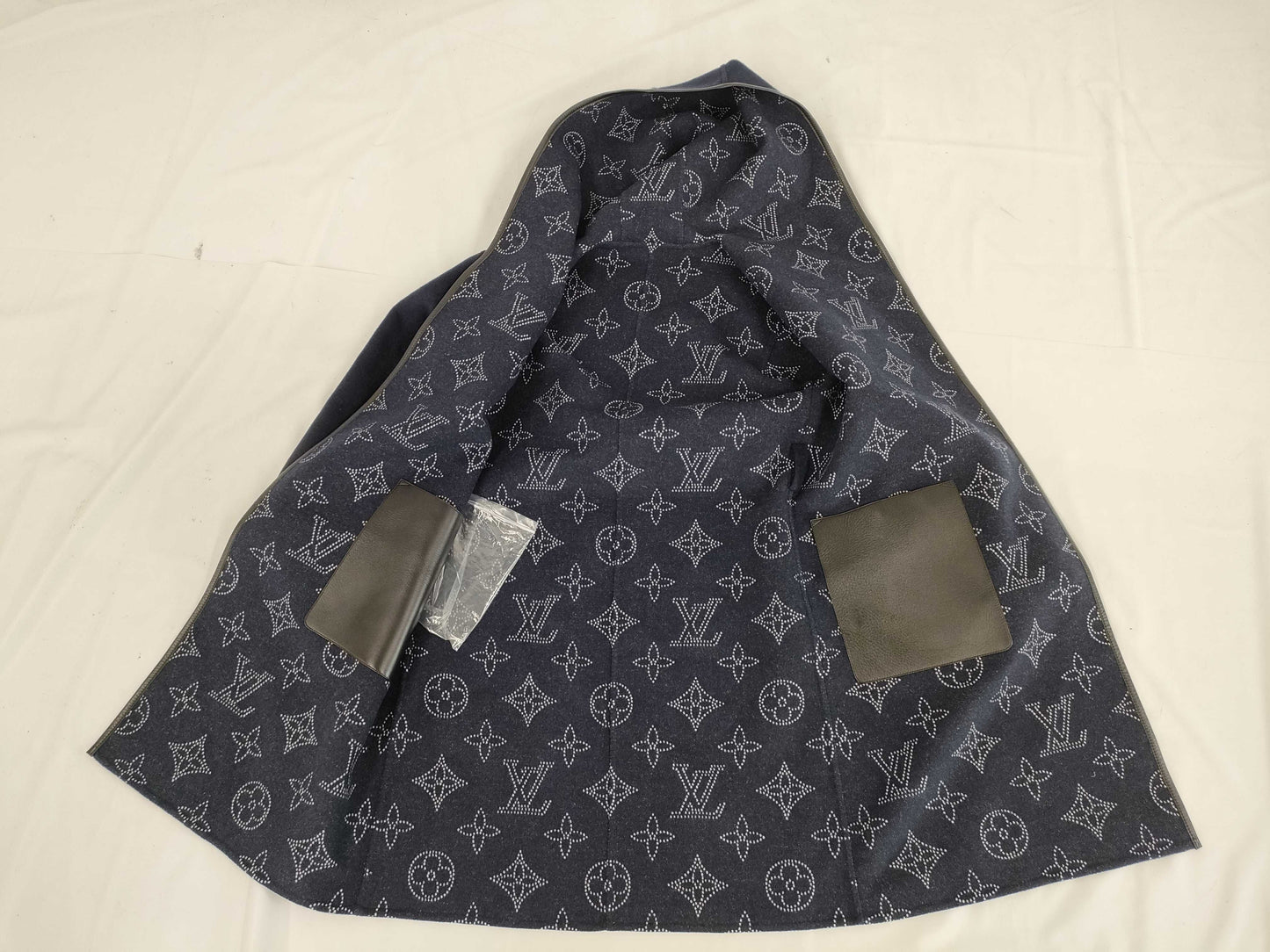 LOUIS VUITTON LOUIS VUITTON Louis Vuitton reversible hooded coat size 34 coat